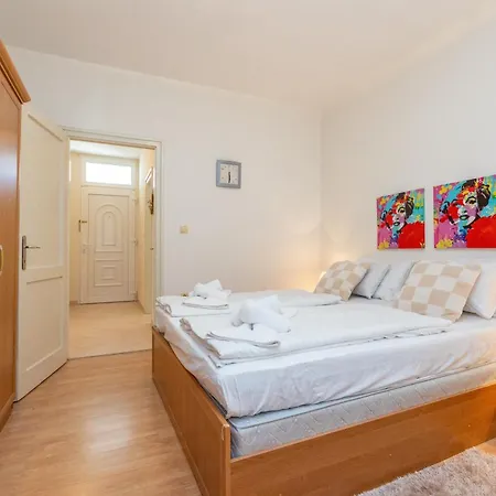 Appartamento Boki 2 One Bedroom In Old Town With Balcony