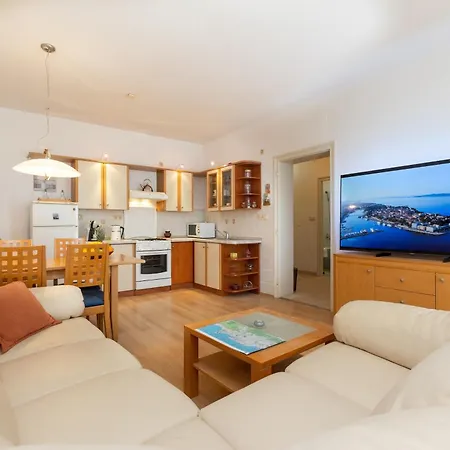 Appartamento Boki 2 One Bedroom In Old Town With Balcony *
