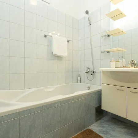 Apartment Boki 2 One Bedroom In Old Town