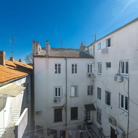 Boki 2 One Bedroom In Old Town With Balcony * 자다르