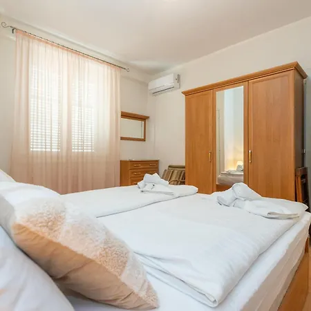 Boki 2 One Bedroom In Old Town With Balcony 아파트 자다르
