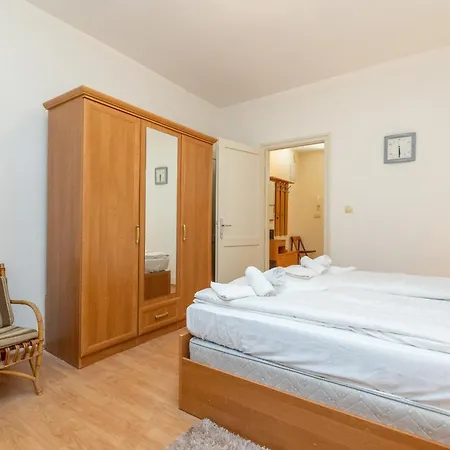 Boki 2 One Bedroom In Old Town With Balcony 자다르