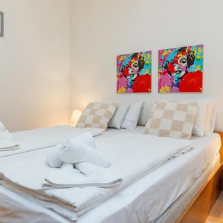 Boki 2 One Bedroom In Old Town With Balcony 아파트 *