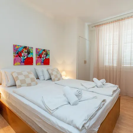 Apartment Boki 2 One Bedroom In Old Town Zadar