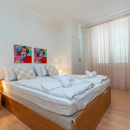 Boki 2 One Bedroom In Old Town *