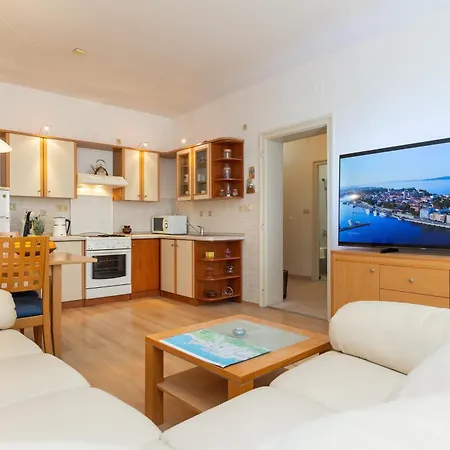 Boki 2 One Bedroom In Old Town With Balcony * 자다르