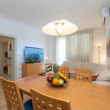 Apartment Boki 2 One Bedroom In Old Town Zadar