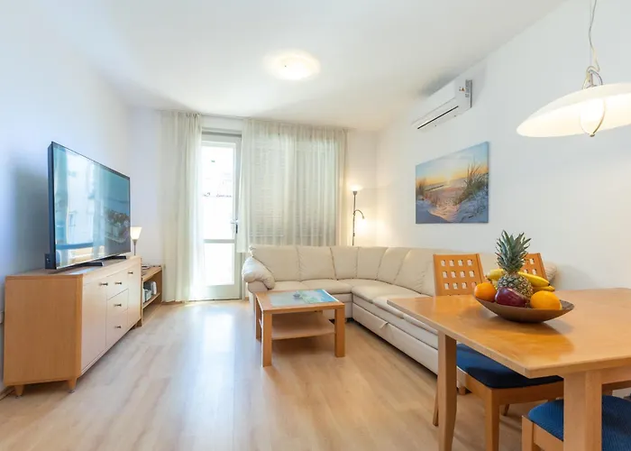 Boki 2 One Bedroom In Old Town With Balcony *