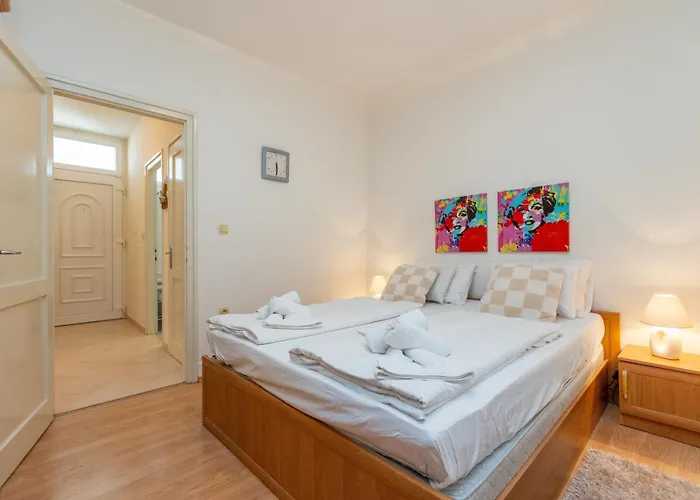 Boki 2 One Bedroom In Old Town With Balcony