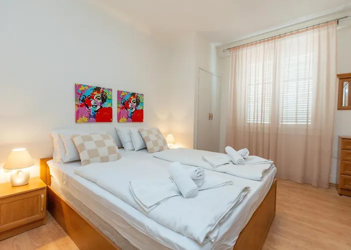 Апартаменты Boki 2 One Bedroom In Old Town With Balcony Задар